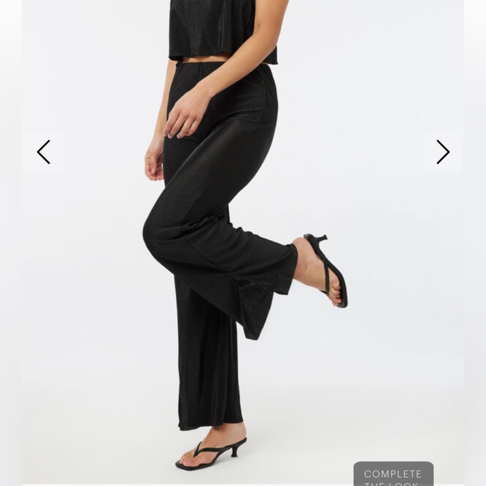 🔸 Ardene 🔸 black ribbed flare pants